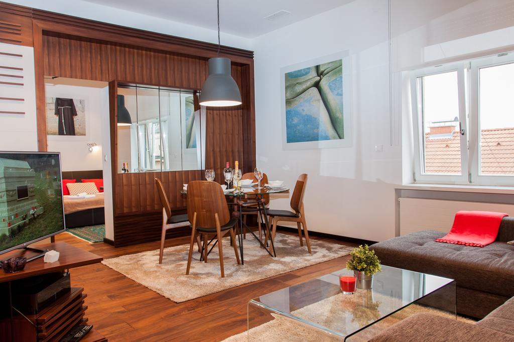 Centroom Apartments Загреб Экстерьер фото